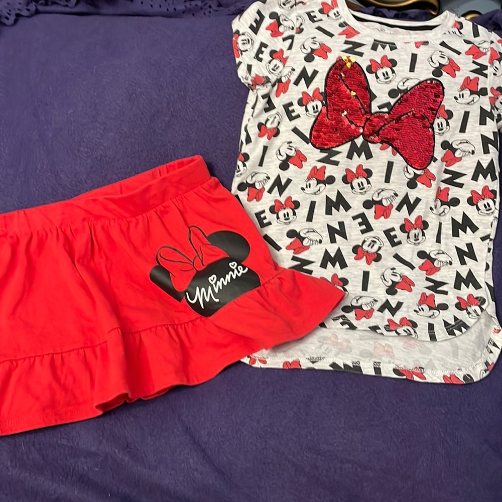 Girls 2 piece outfit.